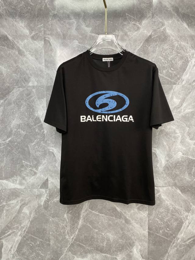 Balenciaga巴黎世家 2024ss春夏最新款短袖T恤出货啦！！ 2024新款T恤 高版本专用面料 高克重纯棉面料 上身舒适不失挺阔 针脚刺绣工艺、数字印