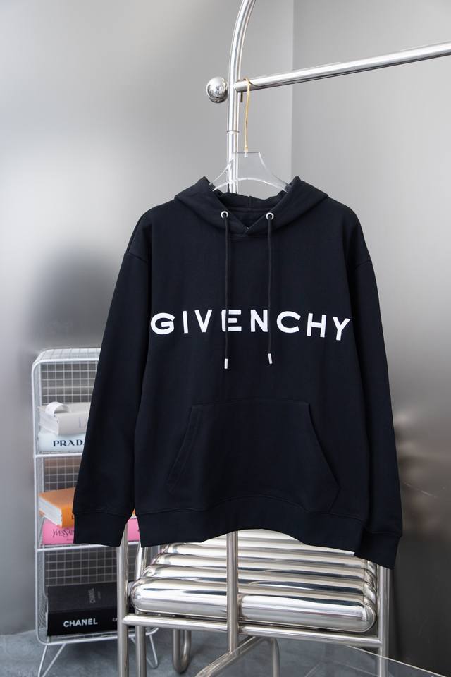 高品质 Givenchy SS 纪梵希刺绣连帽卫衣 男女同款 原版开发 真正做到一比一出货 简约又不失风格的复古，原版定制高克重双股面料制作，面料手感扎实，上手