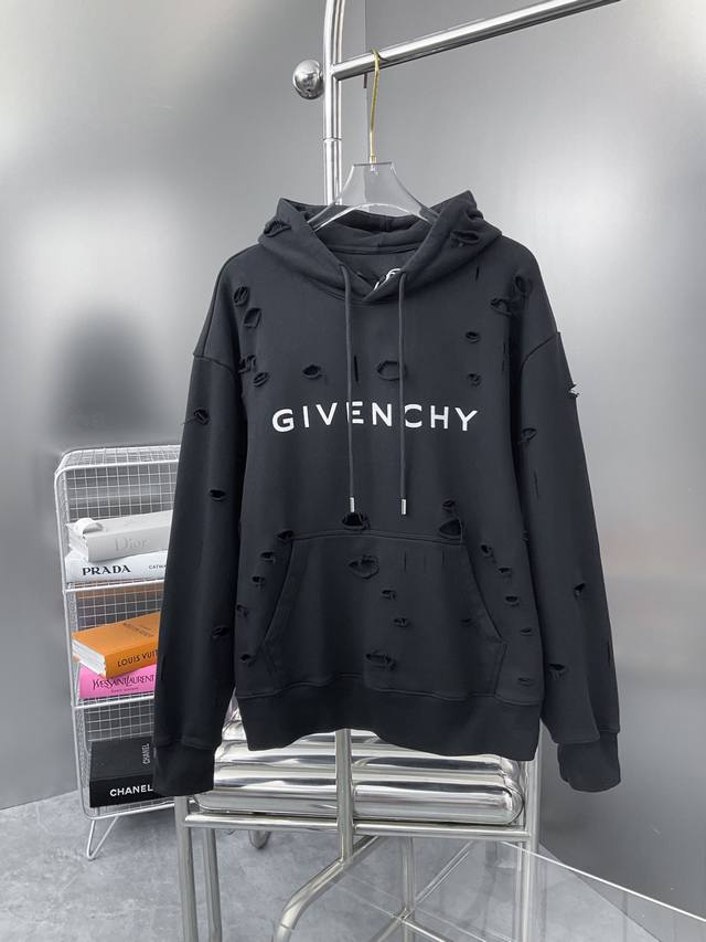 高品质 Givenchy 23款双层割破连帽卫衣 面料：采用420克纯棉卫衣 厚重立体，配套1*1 螺纹以及内衬使用26支爽棉，质感舒适柔软。 工艺1:电脑激光