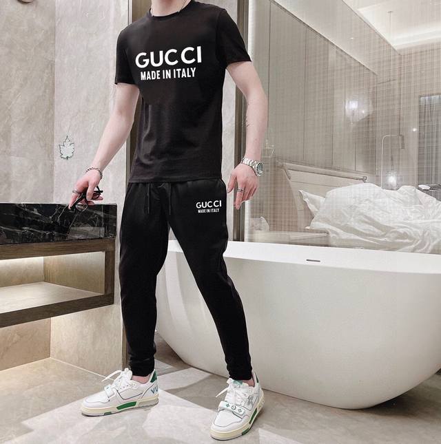 GUCCI 古奇 胖子福音 2024官网同款.世界知名奢侈品牌.夏季男士 双丝光 高品质货套装 采用进口原单面料 ，当季时尚潮流款，百搭爆款。简洁大方，精密的车