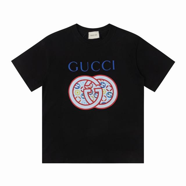 特价 齐码 GUCCI 古驰24SS新款logo印花短袖T恤 采用百分百270克纯棉面料，质感柔软顺滑 采用进口专机高温热固油墨丝网印花，看得到的立体层次，设计