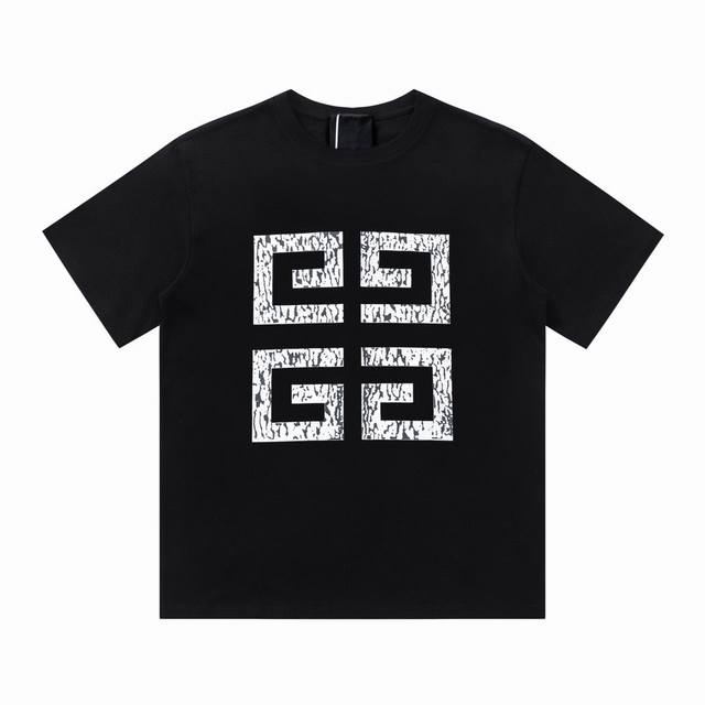 特价 剩余尺码 XS S M Givenchy 纪梵希24ss印花后面大logo标识T恤短袖 颜色：黑色 咖色 尺码：XS S M L 精致升级，灵感源自八十年