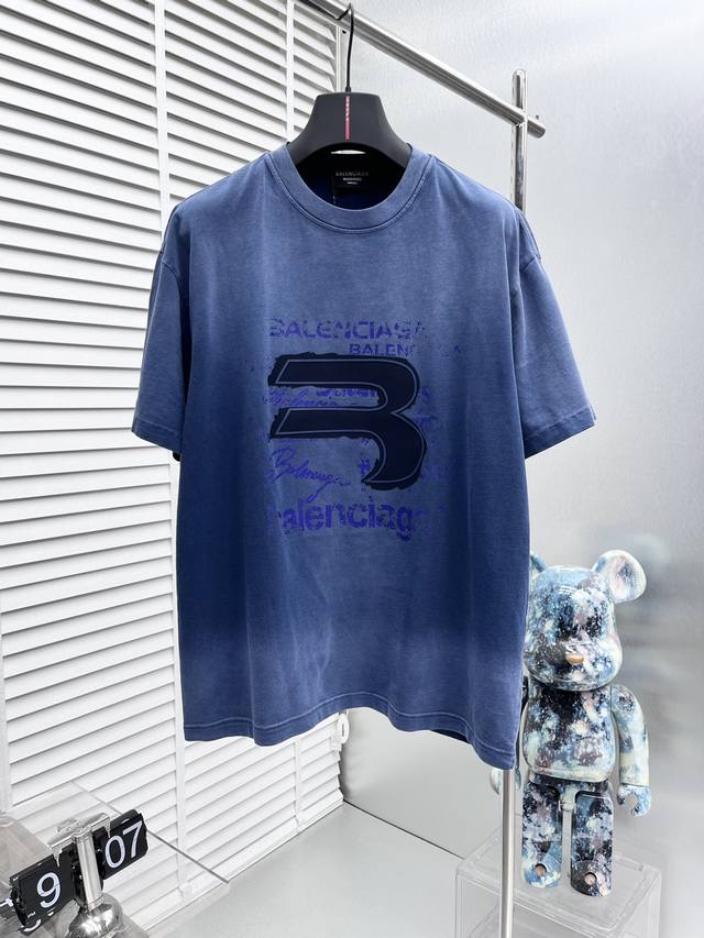 Balenciaga*巴黎24ss新款短袖，重工普洗工艺， 原版定织面料，纹理立体清晰，区分市场版本，经过洗水处理，手感更加舒适。 尺码SMLXL