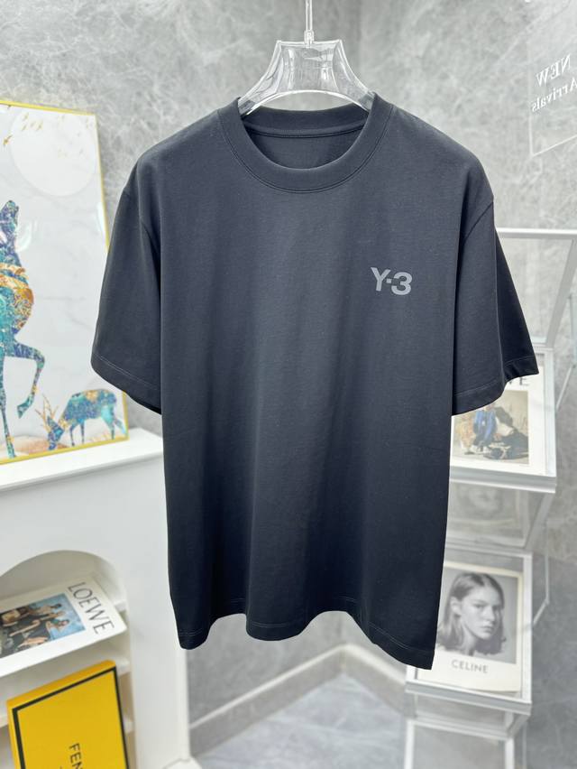 Y-3* 顶级版本 2024秋冬新品加厚290克短袖 火爆上市啦 定制顶级优选洗水棉面料 上身舒适度高 专柜同款装饰 轻奢内敛低调奢华 内搭外穿轻松驾驭不挑人