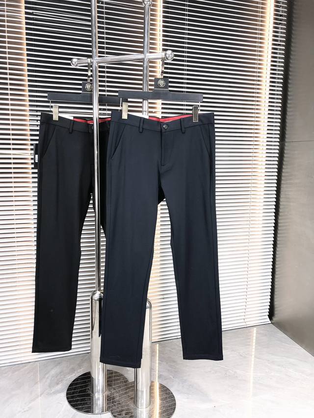 蒙口 Moncler 码数：30--40 无37 39 2024秋冬新品。订制高品质时尚休闲裤。超级百搭款。独家定制-进口高端高密度精棉面料，贴身舒适，超靓版型