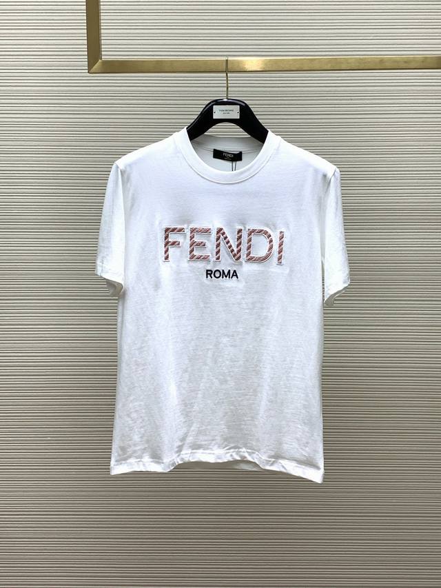 FENDI 芬迪，2024夏季最新品，专柜同步有售，原单狠货，休闲时尚圆领短袖T恤，进口原版面料，顶级刺绣工艺字母图案logo，独特设计，上身舒适透气，档次极高