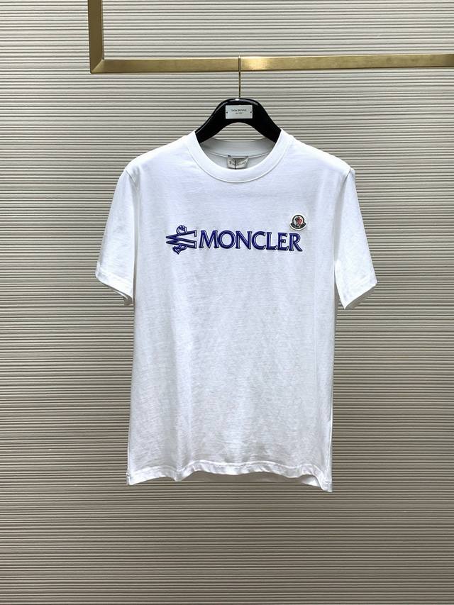 Moncler 蒙口，2024夏季最新品，专柜同步有售，原单狠货，时尚休闲圆领短袖T恤，上身舒适！吸睛而有亮点，采用进口原版面料，顶级印花工艺字母图案logo，