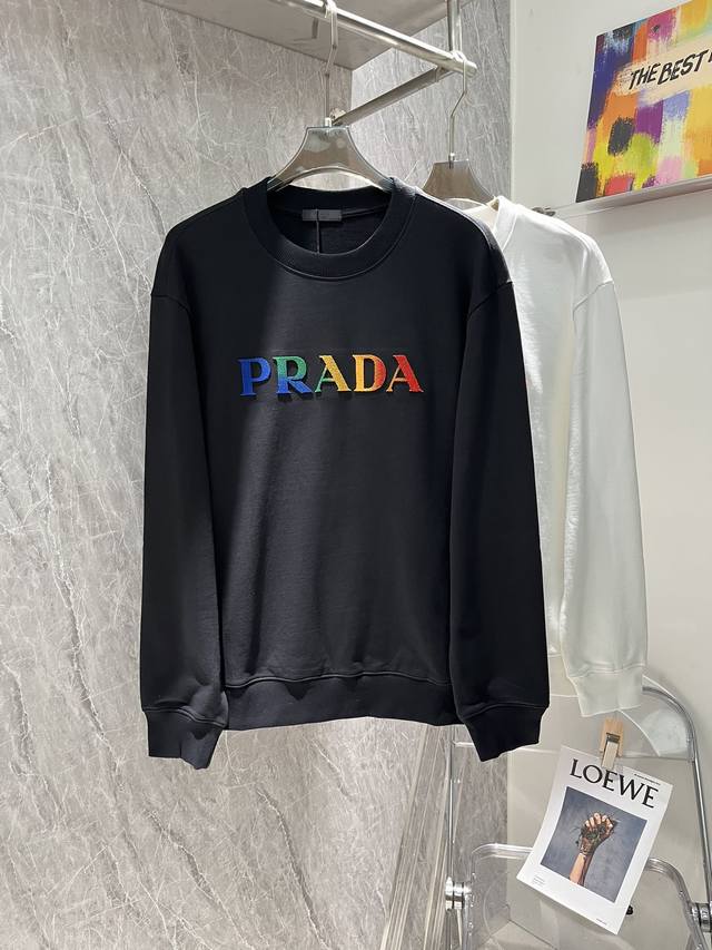 PRADA 普拉达 2024秋季经典款卫衣！经典字母牙刷秀棉质短袖T恤，采用24支特纺紧密棉面料，克重380g，大型徽标采用进口定染材质绣线，具有光泽感的丝光绣 - 点击图像关闭