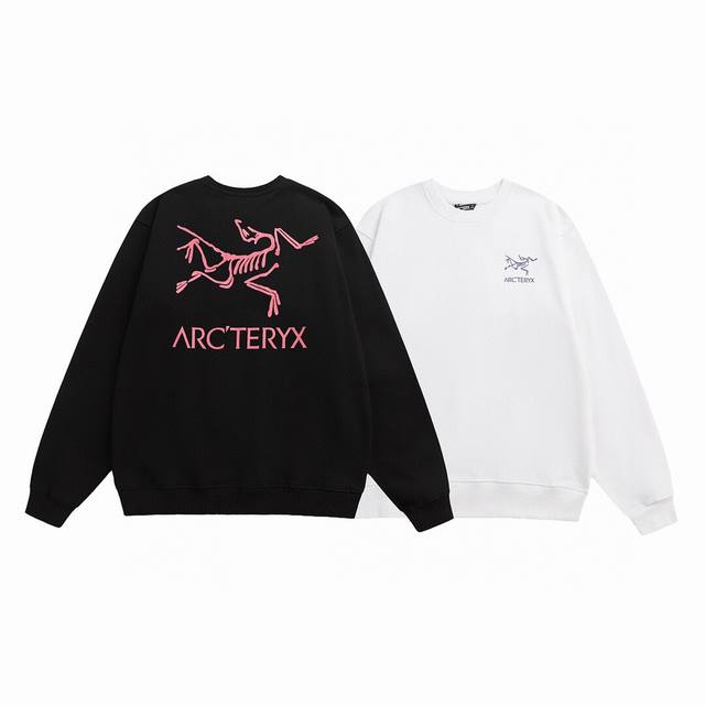 ARC‘TERYX 始祖鸟近期绝对算是坐实潮流圈户外一哥的位子了。现在一件基础Logo款也已经成了爆款！这件加绒卫衣保持了始祖鸟出品的一贯高规格！ 原版定制辅料 - 点击图像关闭