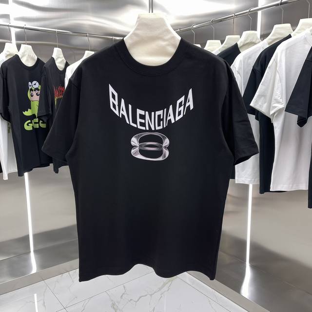 Balenciaga巴黎世家 印花短袖T恤明星穿搭款 -采用双纱纯棉280g，面料颜色定制定染，不缩水不退色。手感舒服，质感超强潮男潮女必备经典落肩阔版型，独家