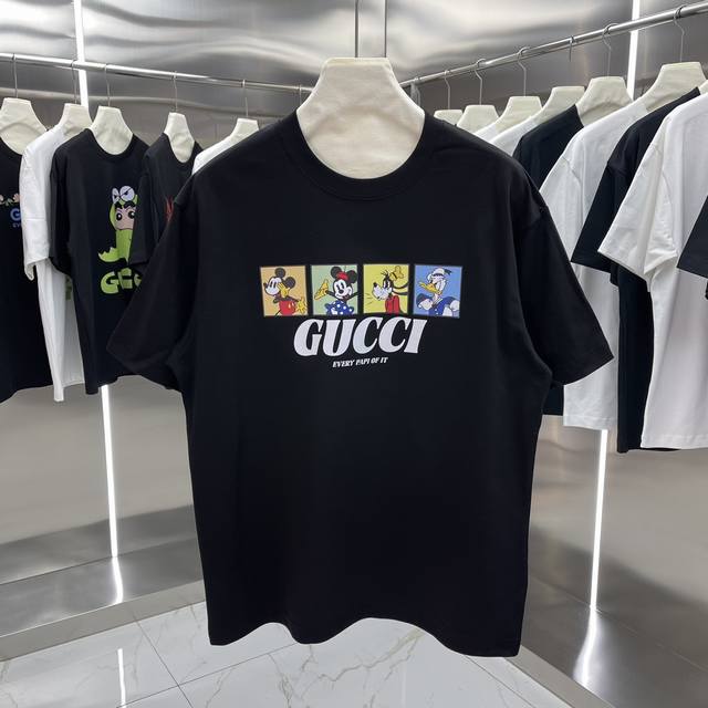 GUCCI古驰经典系列 印花短袖T恤明星穿搭款 -采用双纱纯棉280g，面料颜色定制定染，不缩水不退色。手感舒服，质感超强潮男潮女必备经典落肩阔版型，独家现货供 - 点击图像关闭