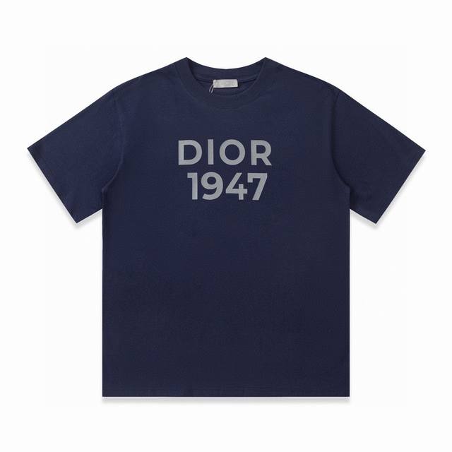 特价 齐码 Dior 迪奥24ss最新龙年系列1947图案短袖T恤 纯棉双纱面料，宽松版型、全套辅料配备 面料柔软实厚三标齐全，男女同款码数 颜色：藏蓝 白色