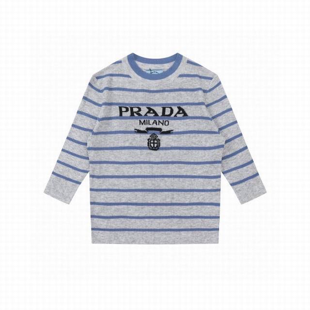 特价 齐码 Prada 普拉达23SS针织新款T恤短袖 采用丝棉混纺纱打造提花针织修身版型 超级显身材 对版一致 定制辅料 区别市场通货走线 满满的高级感 女款