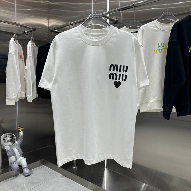 miu miu 2024新款 发泡工艺 实物很棒 男女同款宽松版 尺码S M L XL XXL 五个码 黑色 白色