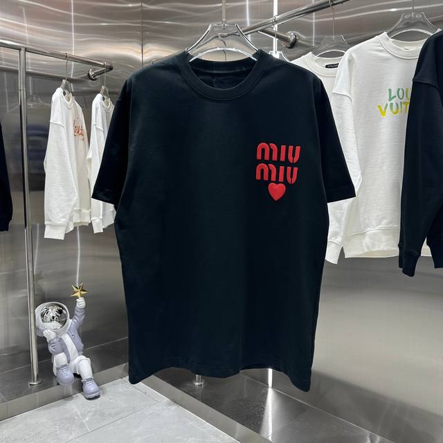 miu miu 2024新款 发泡工艺 实物很棒 男女同款宽松版 尺码S M L XL XXL 五个码 黑色 白色