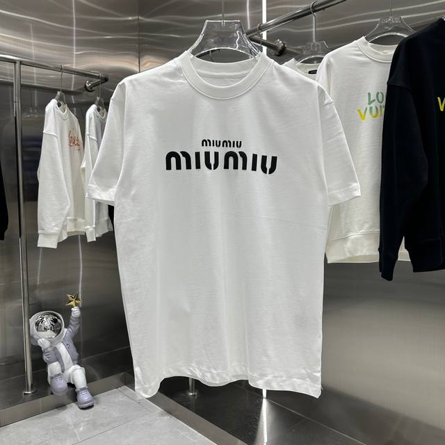 miu miu 2024新款 发泡工艺 实物很棒 男女同款宽松版 尺码S M L XL XXL 五个码 黑色 白色