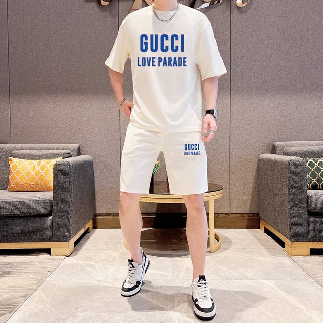 GUCCI 古奇 胖子福音 2024官网同款.世界知名奢侈品牌.夏季男士 双丝光 高品质货套装 采用进口原单面料 ，当季时尚潮流款，百搭爆款。简洁大方，精密的车