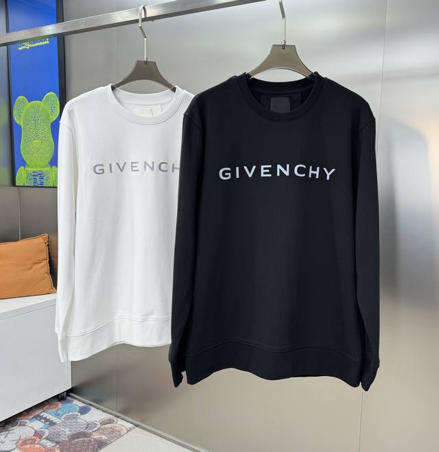 Givench*y纪梵希24s新款圆领卫衣.微扩版型设计.优作具备十足的感染力.胸前后背重工徽标字母3D绣花前后呼应！无死角的视觉美感..整体搭配极具动感搭配性 - 点击图像关闭