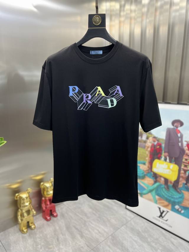 Prada 普拉达 2024春夏新品 三标齐全 圆领短袖T恤 好货不用过多介绍 看细节 专柜码数：M-XXL 175 140建议M 宽松版型 最大穿200斤