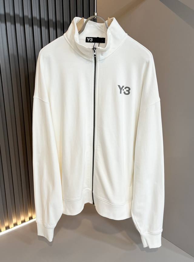 Y- 3山本*耀司 2024秋季新品男女同款休闲套装 ，面料柔软的聚酯纤维面料上身舒适感非常好。炸街必须要拥有它，专柜同步。潮男时尚休闲套装 轻薄款时尚纯棉面料