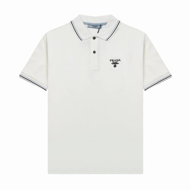 品牌：PRADA 面料：纯棉丝光 克重： 原版定制 颜色：白色 黑色 藏青 尺码：M-XXL 这款棉质平纹针织Polo衫饰以刺绣Prada徽标。珠地棉材质和罗纹