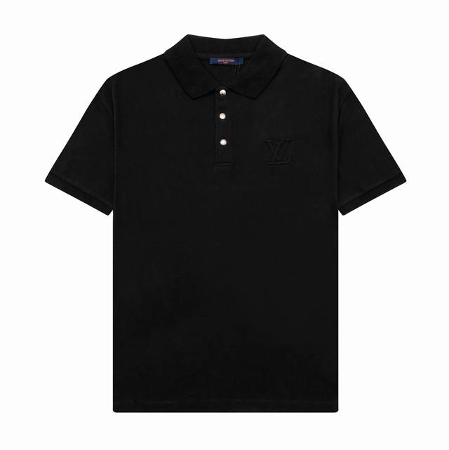 品牌：LV 面料：纯棉 克重： 原版定制 颜色：黑色 蓝色 尺码：M-XXL 时尚新款 简约设计 压花车线一体设计 定制五金钮扣 镀金LOGO 面料爽滑透气 舒