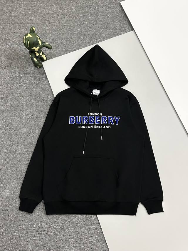 FFF [高品质]Burberry 巴宝莉 经典款，连帽卫衣420g全棉大毛圈洗水面货，胸前字母 圧花和植绒后面印花战马效果。另整件衣服不单调更创新时尚，适合任