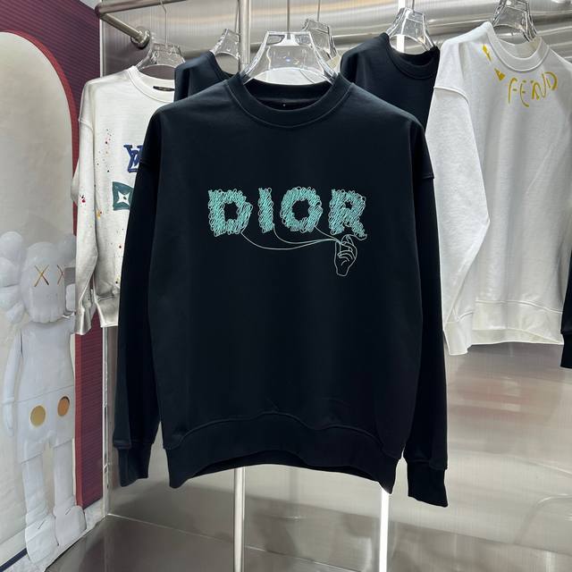 DIOR 2024 秋冬新款 胸前印花圆领卫衣 男女同款 S M L XL XXL 五个码 黑色 白色 - 点击图像关闭