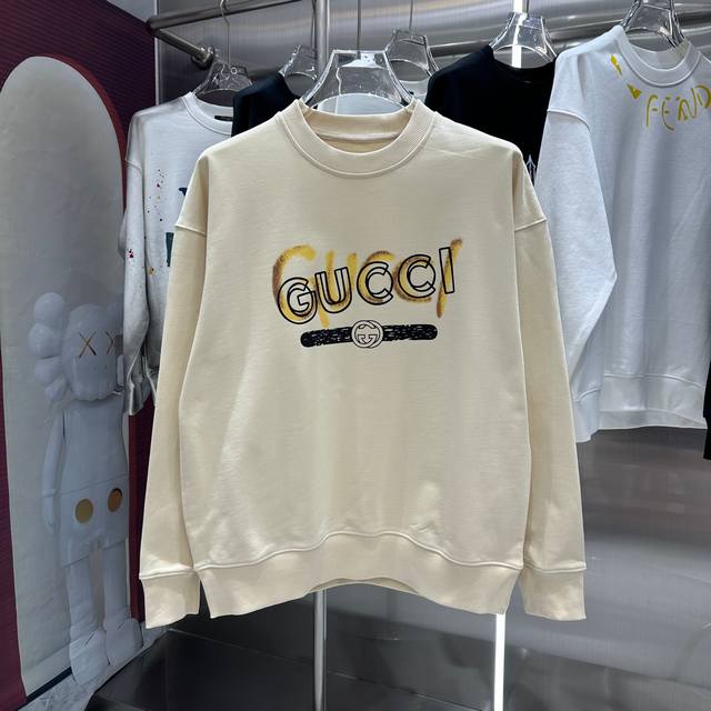 GUCCl 2024 秋冬新款 胸前印花圆领卫衣 男女同款 S M L XL XXL 五个码 黑色杏色