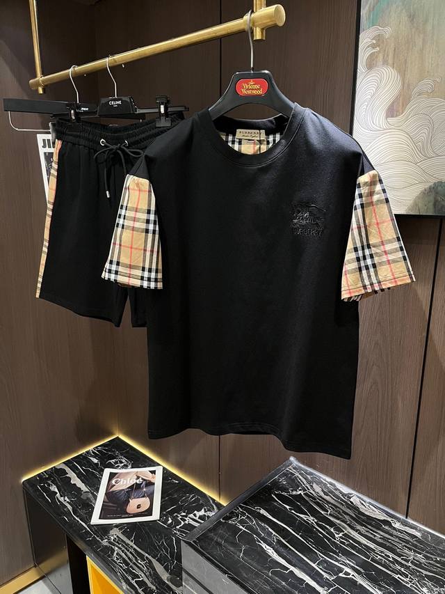 品牌 BURBERRY巴宝莉 2024圆领短袖短裤套装 纯棉面料上身不会闷热，爽滑舒适的亲肤效果更加透气，面料自带肌理感 经典徽标工艺 独有的角度全新演绎 时尚