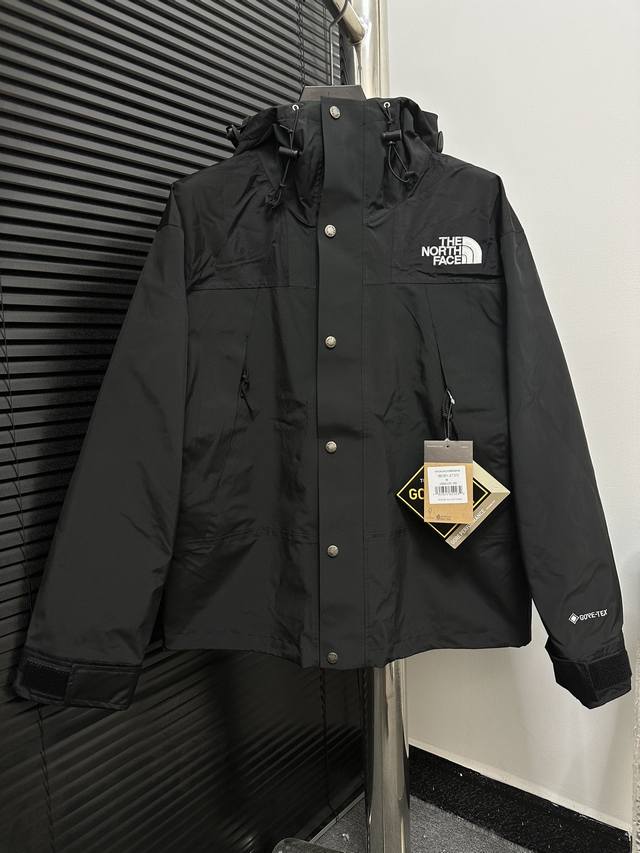 顶级版本 TheNorthFace 北面 1990经典款户外防水冲锋衣登山夹克#代购级为了还原ZP的一切质感今年团队历经数月最终出货。所有辅料还原ZP，面料做工