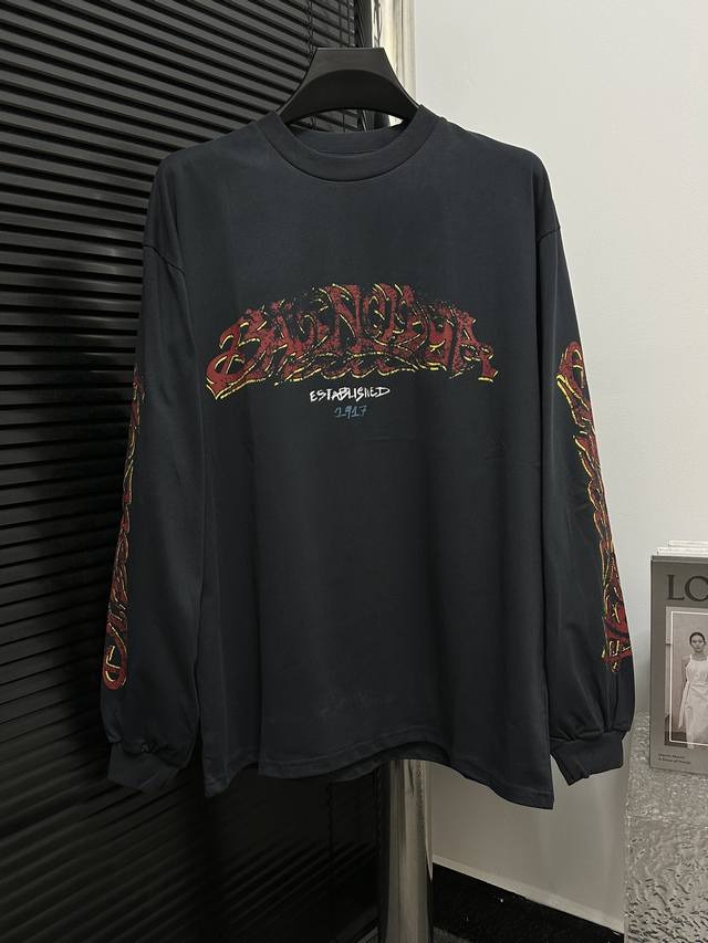 BALENCIAGA 巴黎世家24ss最新火焰涂鸦直喷印花长袖T恤 砖柜同步.区别市场通货.YB开发.面料采用巴黎ZP定织定染全棉双纱紧密棉.克重280克，布面