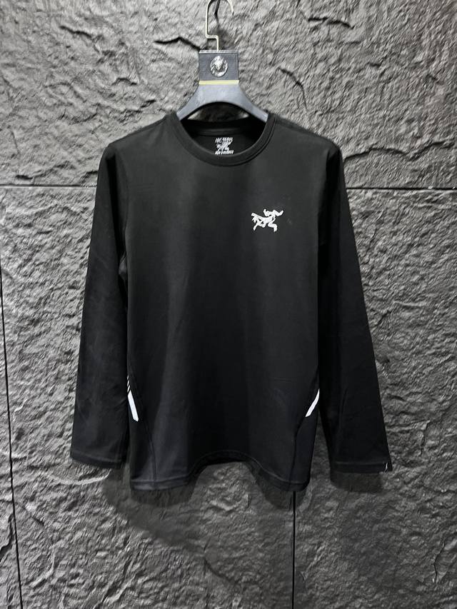 ARC’TERYX 始祖鸟长袖打底卫衣户外机能运动长袖打底，原版定制采用克双纱面料拼明线进口机器4针6线做法 走线整齐，全衣车外线，袖口带口袋设计，市场最高版本 - 点击图像关闭