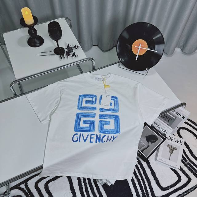 高端品质 Givenchy 2024 Fall 春夏系列 四宫格短袖T恤 区别普通印花 定织240G双纱纯棉面料 OS版型 全套辅料 男女同款 size：XS