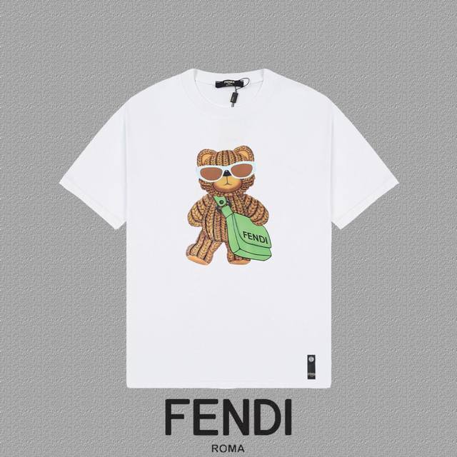 FENDI 芬迪] FW短袖T恤 LOGO印花 高端32s双纱260克面料 重磅面料 定制拉架罗纹同缸同染 三标齐全 男女同款 颜色：黑色 白色 尺码：XS S - 点击图像关闭