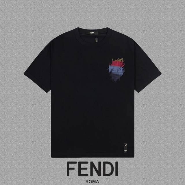 FENDI 芬迪] FW短袖T恤 LOGO印花 高端32s双纱260克面料 重磅面料 定制拉架罗纹同缸同染 三标齐全 男女同款 颜色：黑色 白色 尺码：XS S