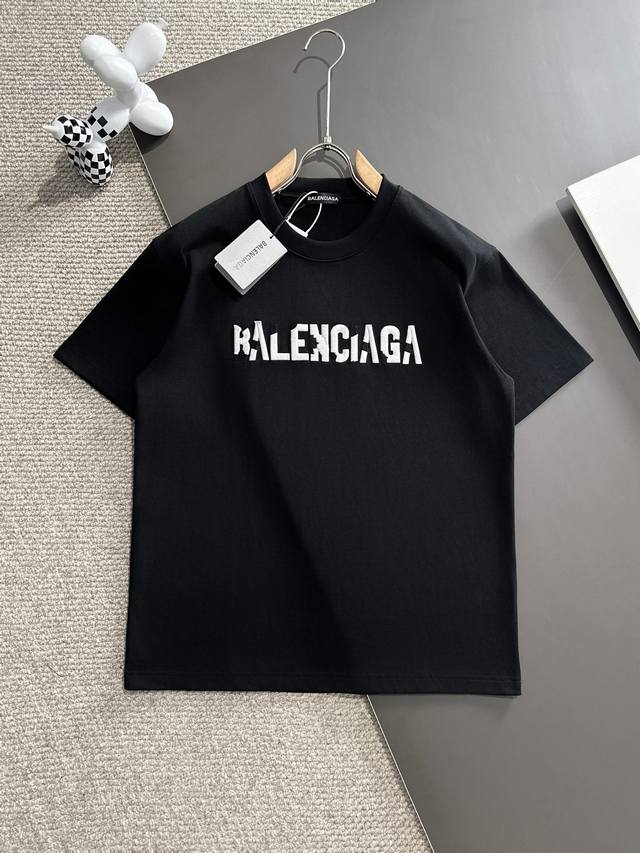 Balenciaga* 2024秋款上新 原高版本 巴黎世家 面料采用360克高密度纯棉 不变形 不缩水 工艺介绍：双线走位 领子罗纹后面双层精密进口渐变绣 ，