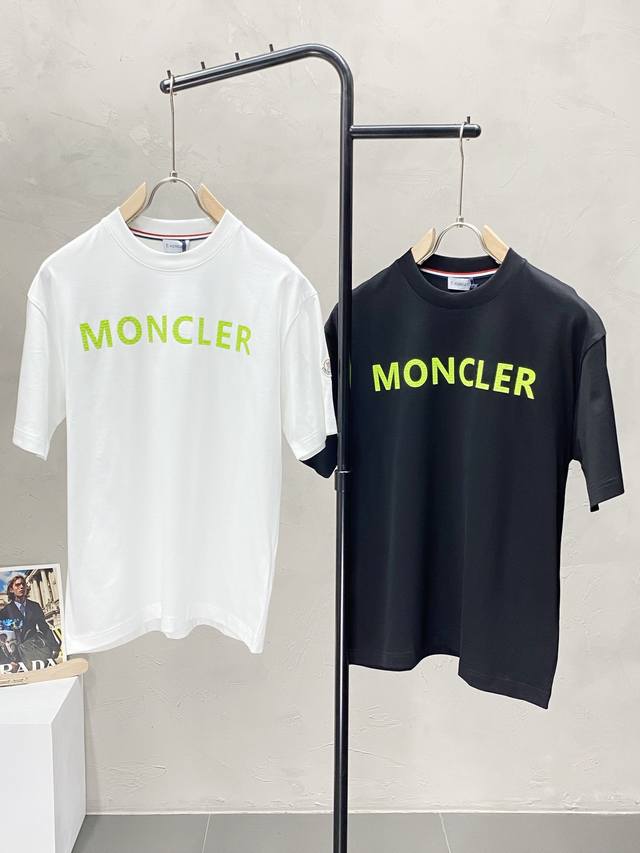 支持年后 。Moncler蒙口独家专供新款原单男士休闲短袖 高端定制 高版本 时尚百搭爆款进口面料 手感超柔软细腻 穿着亲肤舒适 高端精品 代工厂精细做工 上身