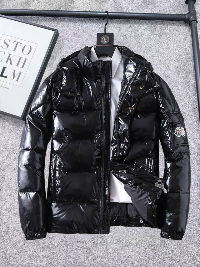 支持年后退换 Moncler 蒙口 2024秋冬新款官网款蒙口羽绒服 70周年爆款羽绒服！原版1:1订制配件全进口原版定制 欢迎专柜对比 绝对的高品质 采用90