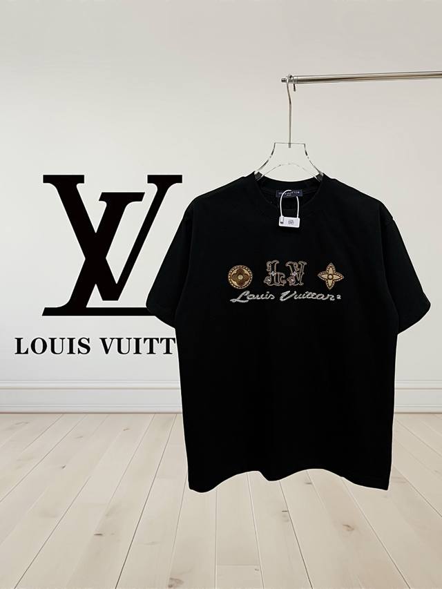 顶级版本.官网品质 *Louis Vuitton*路易威登 25Ss新款前幅皮革烧花刺绣加Logo标志圆领T恤，采用原板独家定制32支280克重精梳面料质感非常