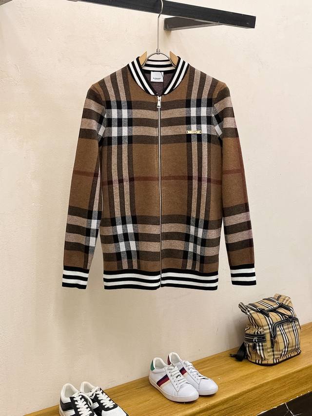 可年后 Burberry 巴宝莉 2025秋冬新品上新 三标齐全 开衫外套羊毛衫 好货不用过多介绍 看细节 专柜码数：M-Xxxl 175 140建议L