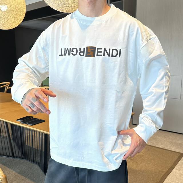 支持年后 Fend1* 顶级版本 2024秋冬新品长袖 火爆上市啦 定制顶级优选洗水棉面料 上身舒适度高 专柜同款装饰 轻奢内敛低调奢华 内搭外穿轻松驾驭不挑人 - 点击图像关闭