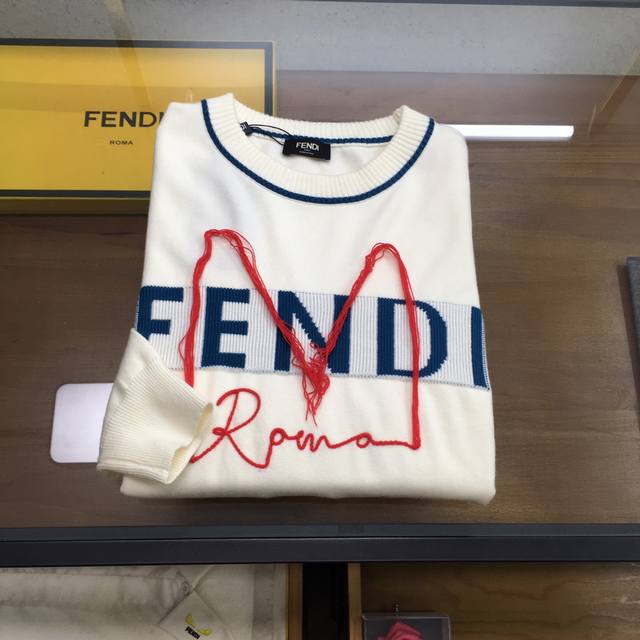 年后新品毛衣 Fend 秋冬最新品毛衣系列，专柜1:1顶级复刻，顶级版本！品牌提花Logo图案工艺，加厚款，潮人必备单品！懂货的老铁赶紧下手，精细做工，面料：羊