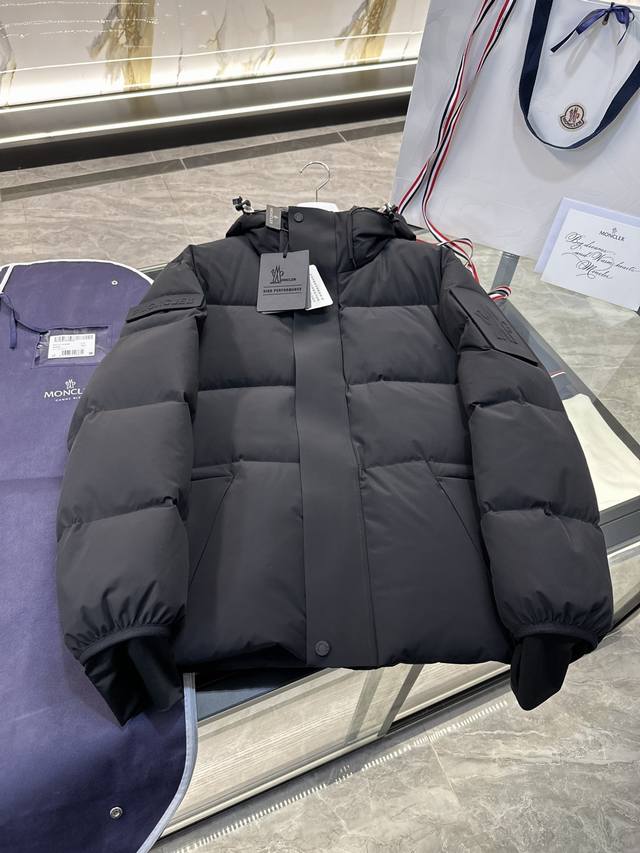 支持年后退换 Moncler Grenoble魔术贴徽章秋冬男士羽绒服滑雪系列连帽外套夹克.更多细节实拍. Aaa9 - 点击图像关闭