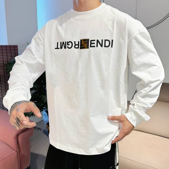 支持年后 Fend1*顶级版本 2024秋冬新品长袖 火爆上市啦 定制顶级优选洗水棉面料 上身舒适度高 专柜同款装饰 轻奢内敛低调奢华 内搭外穿轻松驾驭不挑人