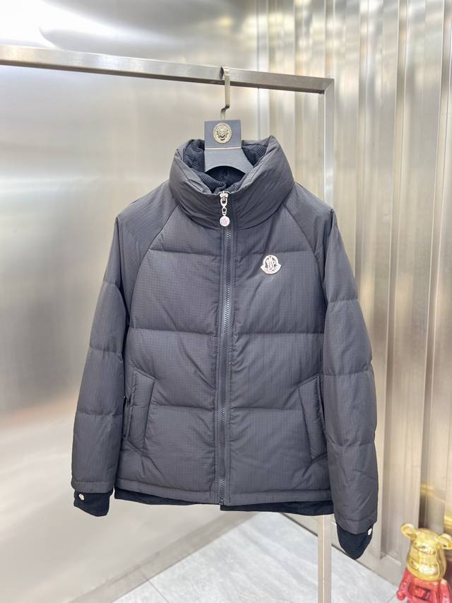 支持年后退换 Moncler 蒙口 2025年秋冬新品上新 三标齐全 充实饱满90白鸭绒 羽绒服 好货不用过多介绍 看细节 专柜码数：M-Xxxl 175 14 - 点击图像关闭