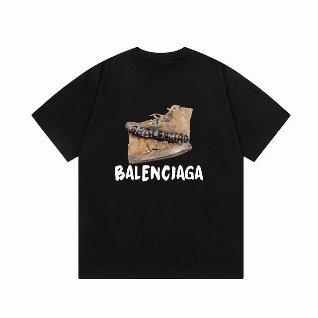 隔天到 Balenciaga 巴黎世家 做旧鞋子字母印花 Logo标识精致升级，灵感源自八十年代复古 原版面料 官方同款 短袖T恤 定制300克同缸染面料 手感