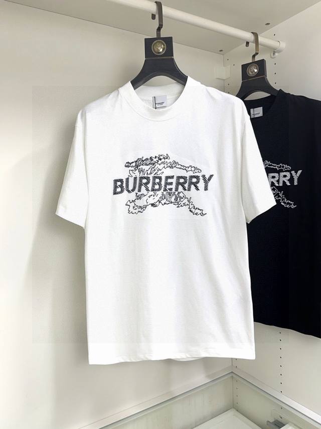 支持年后 Burberry 巴宝莉 胖哥福音穿200斤 顶级圆领休闲短袖高级定制百搭款式 任何人都可以轻松驾驭 面料全订制工艺 胸前奢华经典品牌最新Logo设计