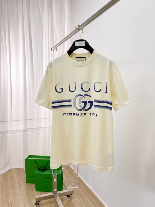 Gucci 古 支持年后退换 单穿打底都是首选 高定面料 240克纯棉 2025春夏新品短袖时尚经典圆领短袖时尚单品设计，更加时尚舒适，高标准定制，上身非常有型 - 点击图像关闭