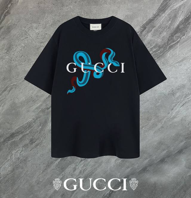 支持年后退换 Gucci~古驰 2025新款高品质圆领短袖T恤 袖口车有进口绣花标 定制定染,手感非常舒服 超级百搭好看的一款短袖 三标齐全 非市场普通版本 随